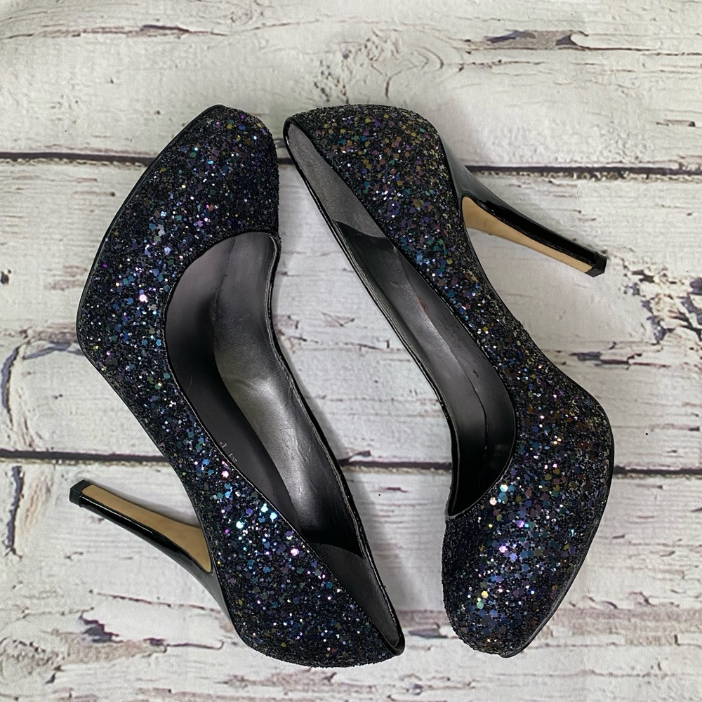 Ivanka Trump Pinki Blue glitter rounded toe pump Size 8